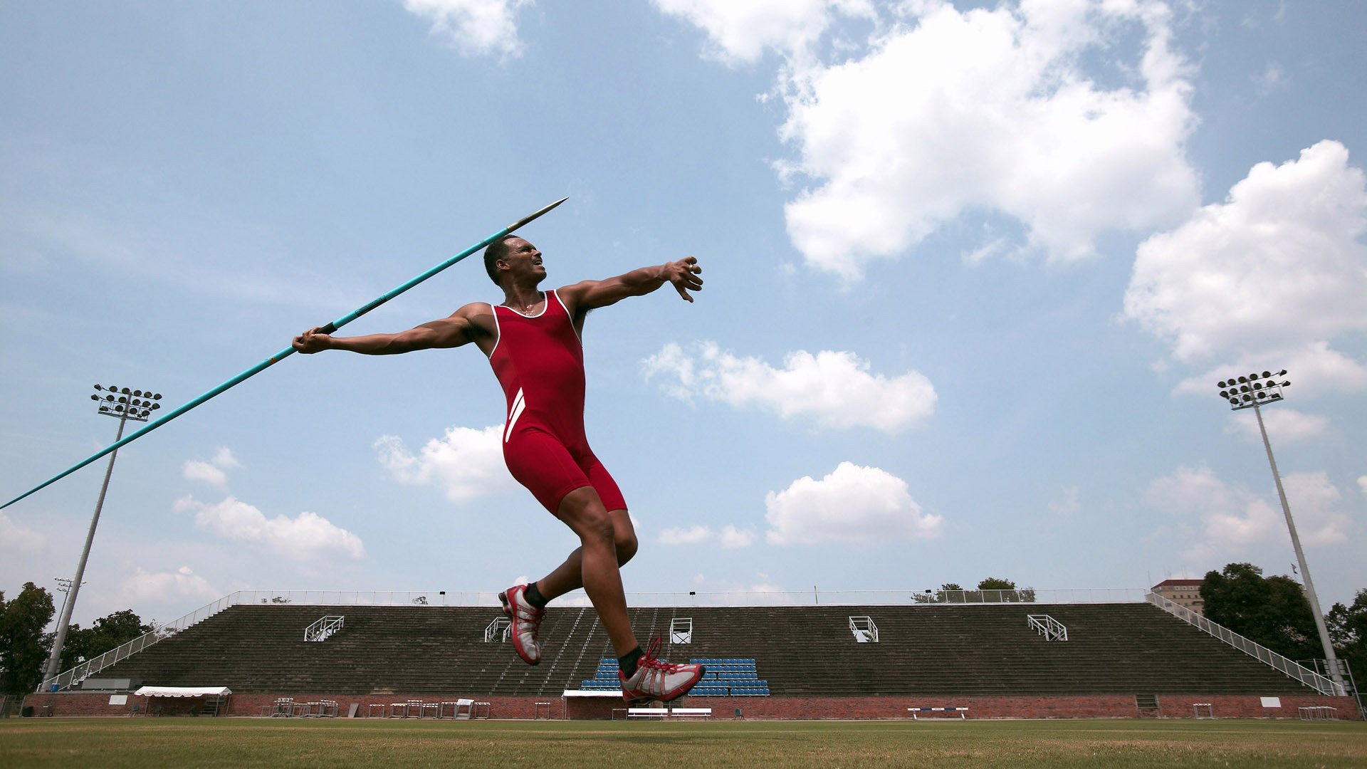 德甲：裁判争议引发热议，德甲场地