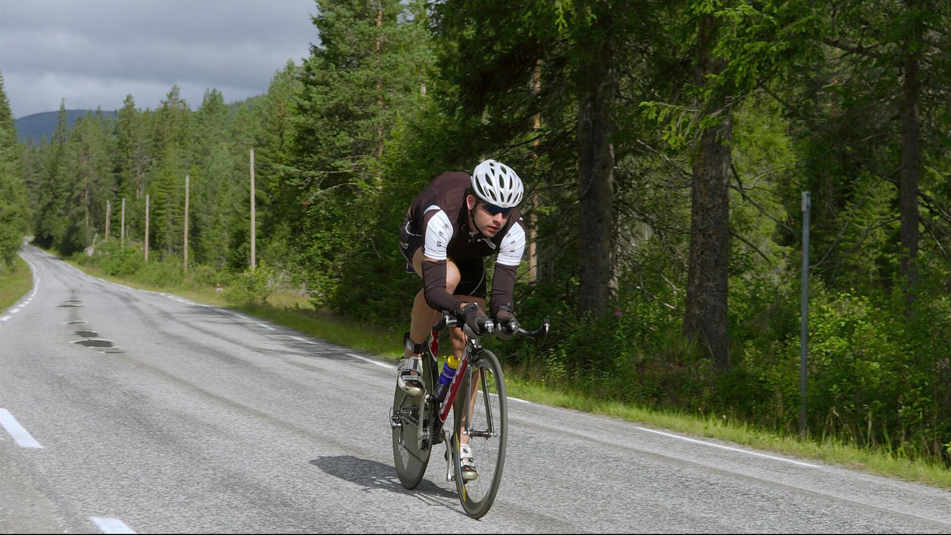 逆风微笑：在困境中坚守的运动员精神，逆境中成长的运动员